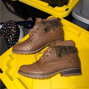 Brown women’s boots